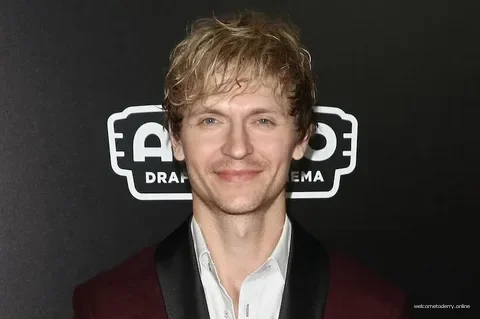 Чад Рук персонаж сериала Добро пожаловать в Дерри